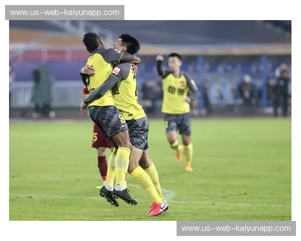 双雄逐鹿的终章：华夏幸福与恒大，一个时代的两种背影